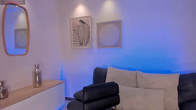 CandaseRussell online show from 04.17.26