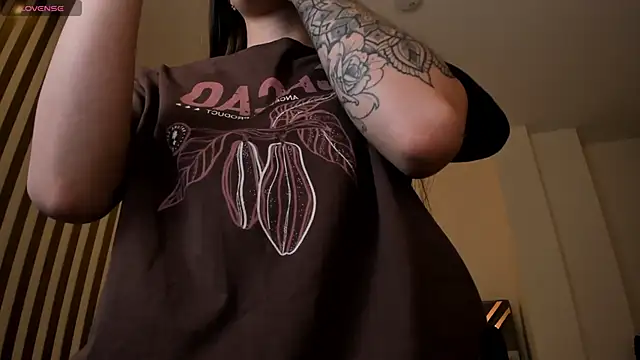 Snapshot of MaiaCollins chatting on 09.08.25 MaiaCollins online show from 09.08.25