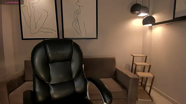 Snapshot of MaiaCollins chatting on 10.09.25 MaiaCollins online show from 10.09.25