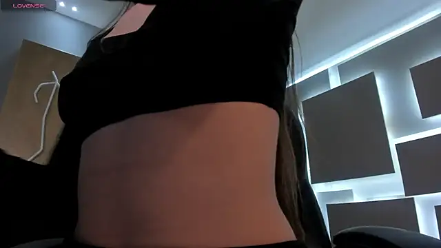 Snapshot of MaiaCollins chatting on 10.22.25 MaiaCollins online show from 10.22.25