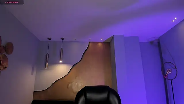 Snapshot of MaiaCollins chatting on 11.07.25 MaiaCollins online show from 11.07.25