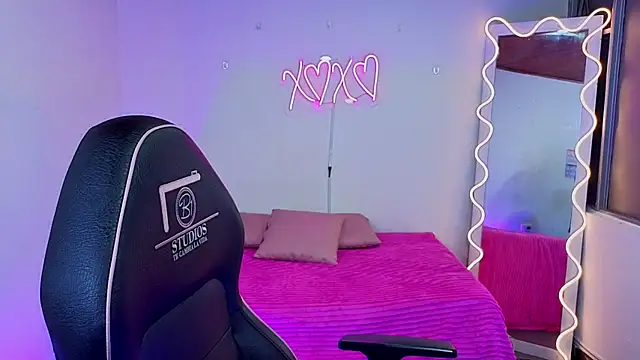 Malory tay1 online show from 11.21.25