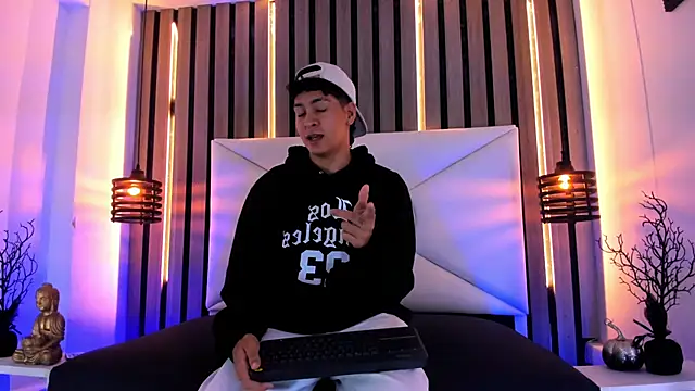 Jhojan twink online show from 10.29.25