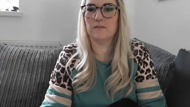 Sizzling Indie36 online show from 11.25.25