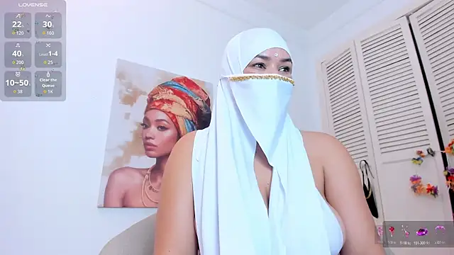 Layla arabelle online show from 11.11.25