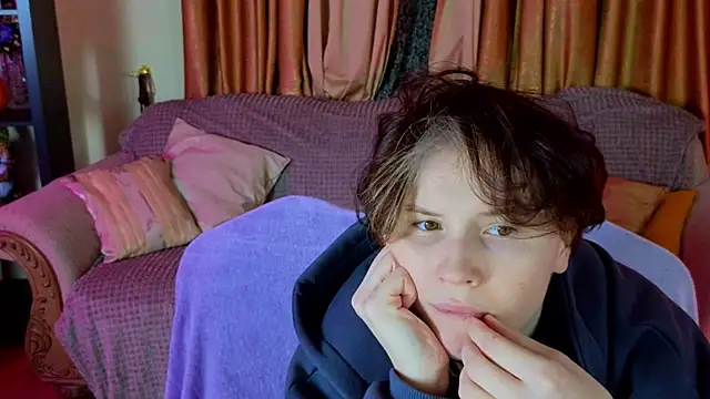 Snapshot of Tara_Lawson chatting on 11.29.25 Tara Lawson online show from 11.29.25