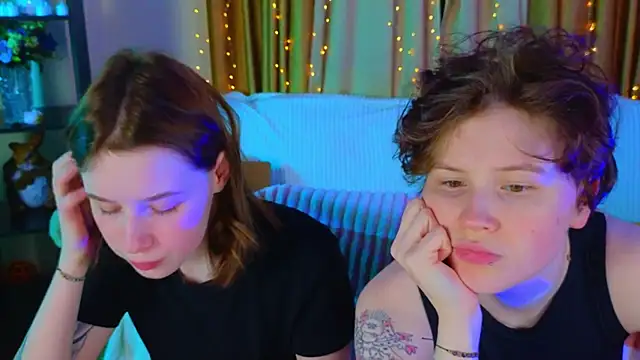 Snapshot of Tara_Lawson chatting on 12.22.25 Tara Lawson online show from 12.22.25