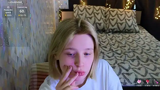 Snapshot of Tara_Lawson chatting on 04.01.26 Tara Lawson online show from 04.01.26