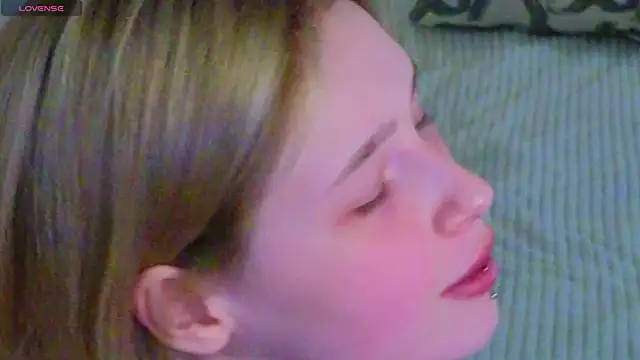 Snapshot of Tara_Lawson chatting on 04.08.26 Tara Lawson online show from 04.08.26