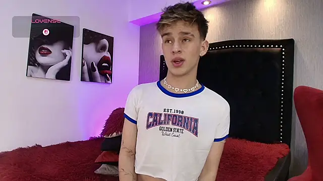 LiamWildx20 online show from 11.21.25