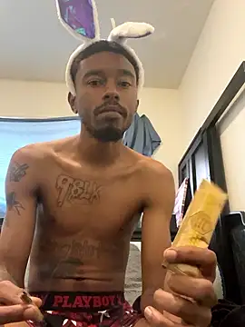 Snapshot of 9blk chatting on 04.05.26 9blk online show from 04.05.26