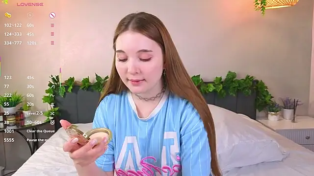 ConstanceHelms online show from 11.07.25