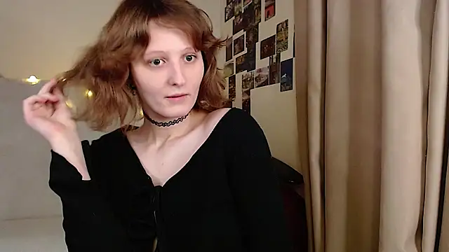 Snapshot of c0ralynx chatting on 10.09.25 c0ralynx online show from 10.09.25