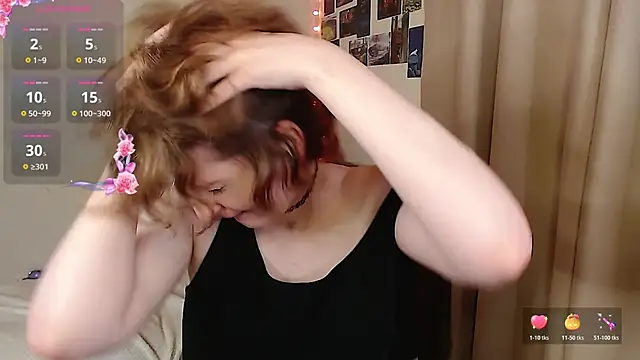 Snapshot of c0ralynx chatting on 10.22.25 c0ralynx online show from 10.22.25