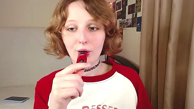 Snapshot of c0ralynx chatting on 11.01.25 c0ralynx online show from 11.01.25