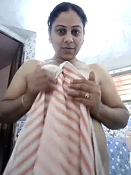 Snapshot of JENNIFERtamil chatting on 04.01.26 JENNIFERtamil online show from 04.01.26