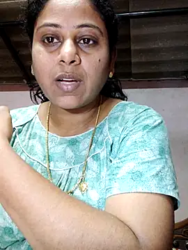 Snapshot of JENNIFERtamil chatting on 04.16.26 JENNIFERtamil online show from 04.16.26