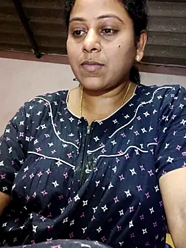 Snapshot of JENNIFERtamil chatting on 04.22.26 JENNIFERtamil online show from 04.22.26