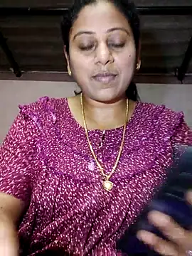 Snapshot of JENNIFERtamil chatting on 04.24.26 JENNIFERtamil online show from 04.24.26