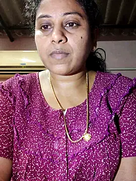 Snapshot of JENNIFERtamil chatting on 05.14.26 JENNIFERtamil online show from 05.14.26