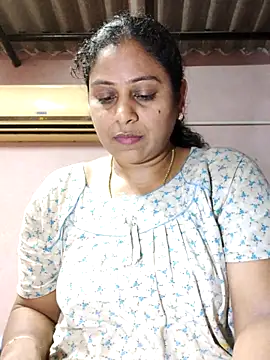 Snapshot of JENNIFERtamil chatting on 05.15.26 JENNIFERtamil online show from 05.15.26