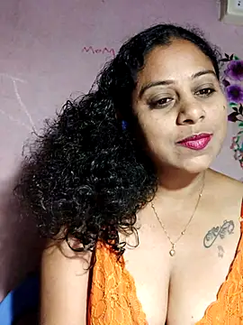 Snapshot of JENNIFERtamil chatting on 05.16.26 JENNIFERtamil online show from 05.16.26
