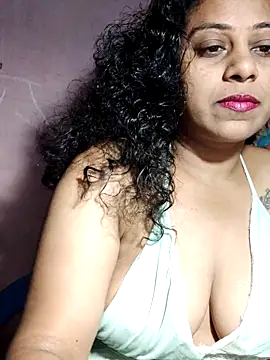 Snapshot of JENNIFERtamil chatting on 05.17.26 JENNIFERtamil online show from 05.17.26