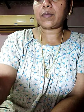 Snapshot of JENNIFERtamil chatting on 05.21.26 JENNIFERtamil online show from 05.21.26