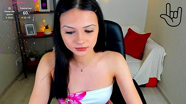 Snapshot of Kitti__ chatting on 10.30.25 Kitti online show from 10.30.25