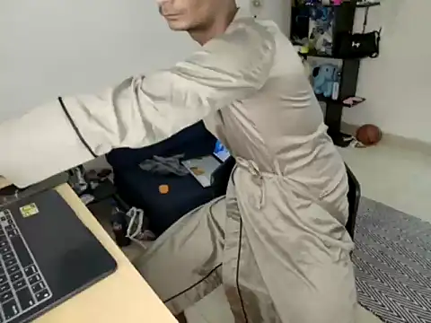 DarkFantAssy69 online show from 11.12.25