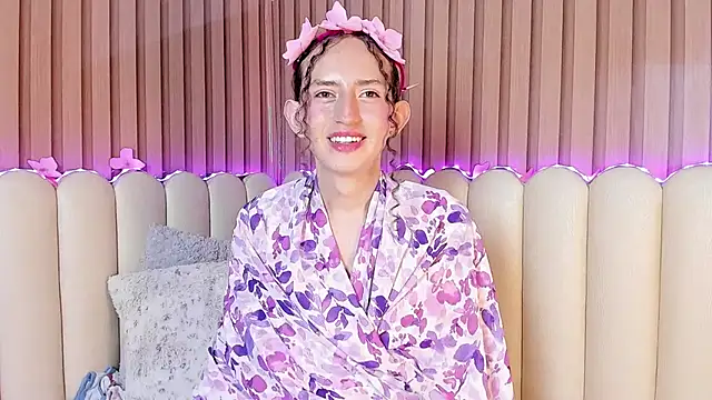 peachandtyron  online show from 03.19.25