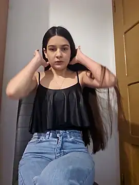 Snapshot of EvieSexy chatting on 03.21.25 EvieSexy online show from 03.21.25