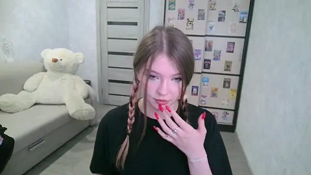 Snapshot of GinnyBlacky chatting on 06.18.26 GinnyBlacky online show from 06.18.26