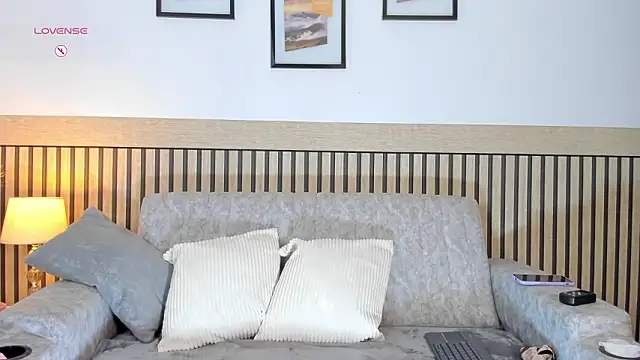 hanna mils online show from 03.21.26