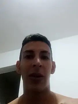 Snapshot of perversumm chatting on 03.18.25 perversumm online show from 03.18.25