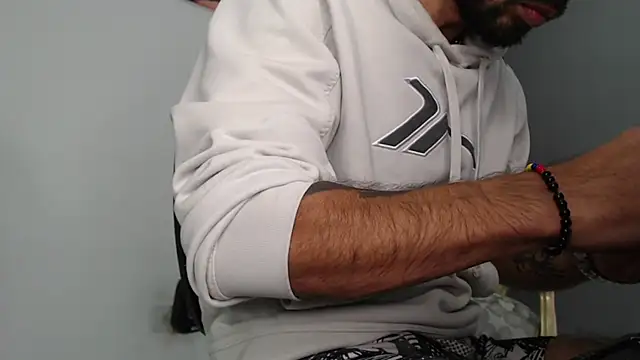 Snapshot of bigdick_monster1 chatting on 11.24.25 bigdick monster1 online show from 11.24.25