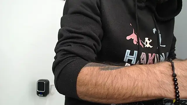 Snapshot of bigdick_monster1 chatting on 11.26.25 bigdick monster1 online show from 11.26.25