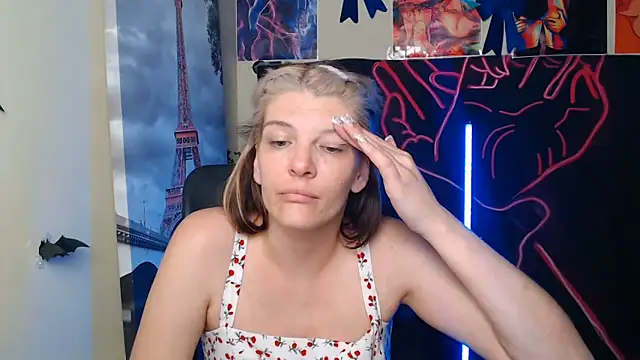 Snapshot of VanessaRey_ chatting on 05.23.26 VanessaRey online show from 05.23.26