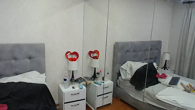 ScarlettGreen  online show from 09.10.25