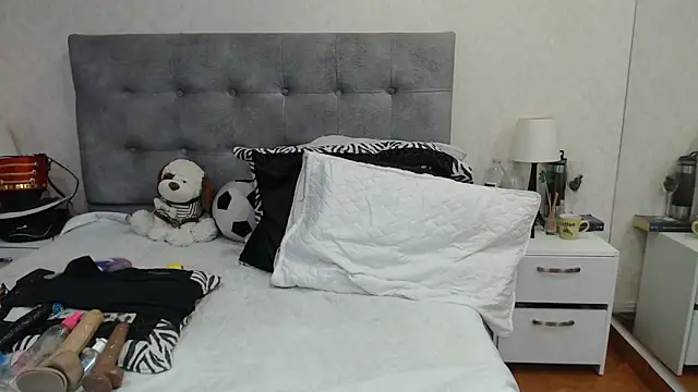 Snapshot of ScarlettGreen_ chatting on 04.30.26 ScarlettGreen online show from 04.30.26