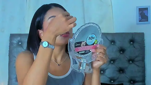 NikkiStarrr online show from 11.27.25