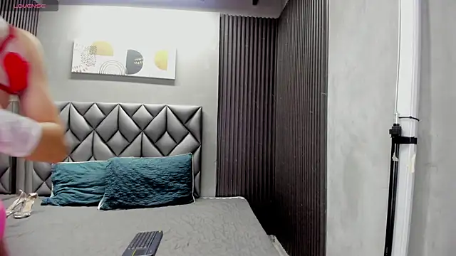 Andrew Taylor09 online show from 11.26.25