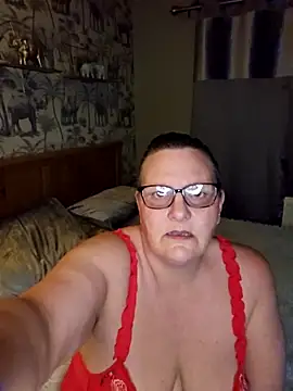 MissQueenBeex online show from 03.31.26