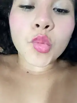 Snapshot of daika31 chatting on 09.17.25 daika31 online show from 09.17.25