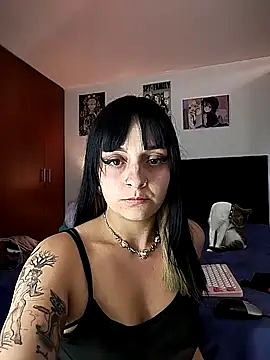 KARINNA  RAVEN online show from 09.18.25