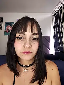 Snapshot of KARINNA__RAVEN chatting on 04.19.26 KARINNA RAVEN online show from 04.19.26