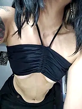 Snapshot of KARINNA__RAVEN chatting on 04.25.26 KARINNA RAVEN online show from 04.25.26