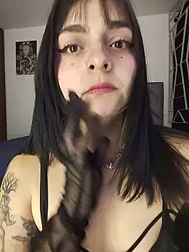 Snapshot of KARINNA__RAVEN chatting on 05.10.26 KARINNA RAVEN online show from 05.10.26