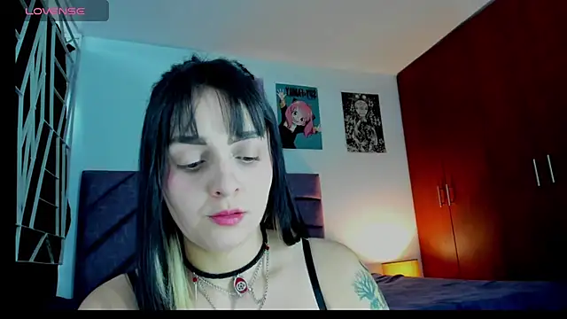Snapshot of KARINNA__RAVEN chatting on 05.17.26 KARINNA RAVEN online show from 05.17.26
