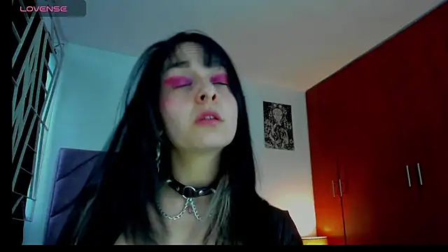 Snapshot of KARINNA__RAVEN chatting on 05.23.26 KARINNA RAVEN online show from 05.23.26